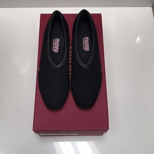 Munro Dana slip ons